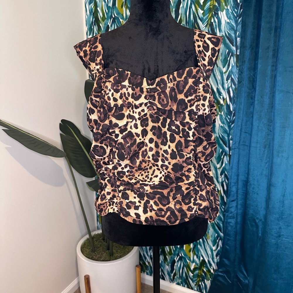 Leopard Print Ruched Sleeveless Top